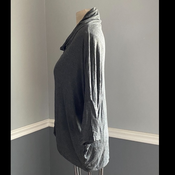 KIM & CAMI asymmetric layered shirt - Picture 2 of 5